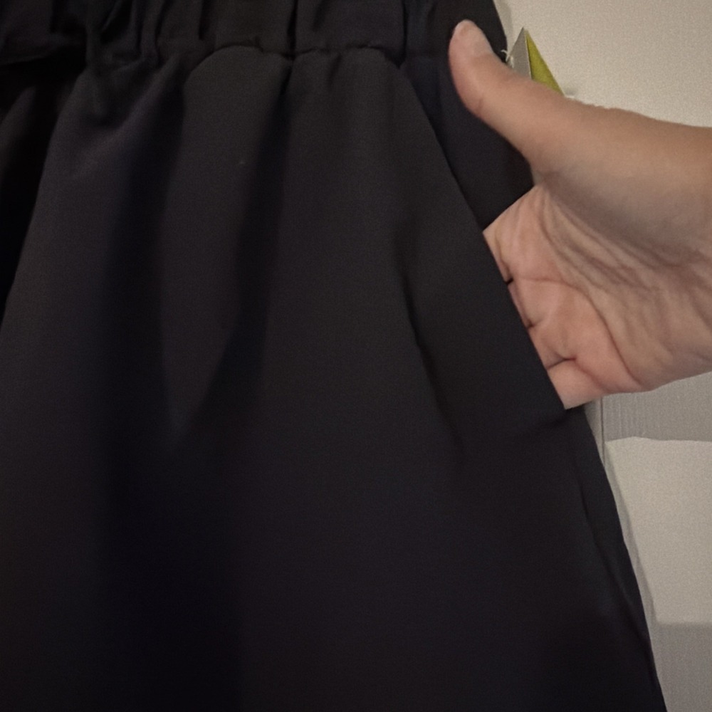 Women's Active Light High-Rise Wide Leg Shorts 3.5" - All In Motion Size Medium - Picture 10 of 12